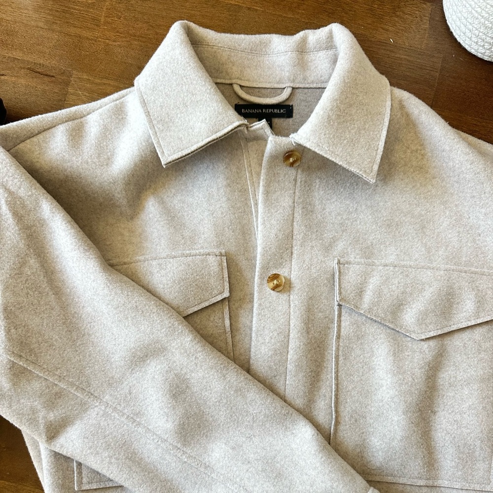 Banana Republic Light Cream Shirt Jacket